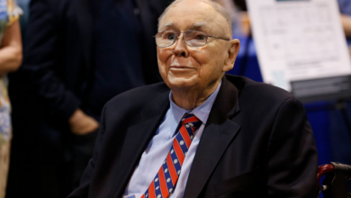 Charlie Munger, a billionaire, thinks we should all be a lot happier.