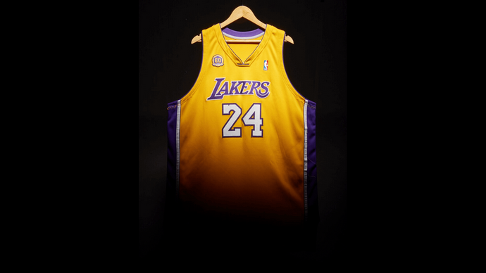 Kobe Bryant jersey sells for .5 million at auction