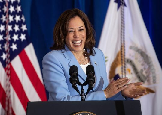 Harris Gains Momentum in Polls Amidst Intensive Swing State Campaigning