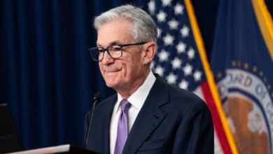 Fed Officials Exercise Caution on Lowering Rates Too Swiftly, Meeting Minutes Reveal