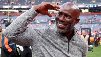 Broncos Hall of Famer Terrell Davis ‘Humiliated’ After Detainment on United Flight