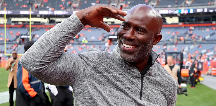 Broncos Hall of Famer Terrell Davis ‘Humiliated’ After Detainment on United Flight