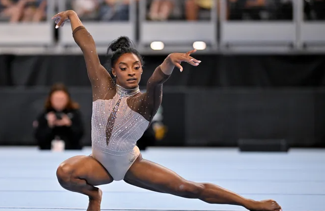 Simone Biles Partners to Open ‘Taste of Gold’ Restaurant at Houston Airport