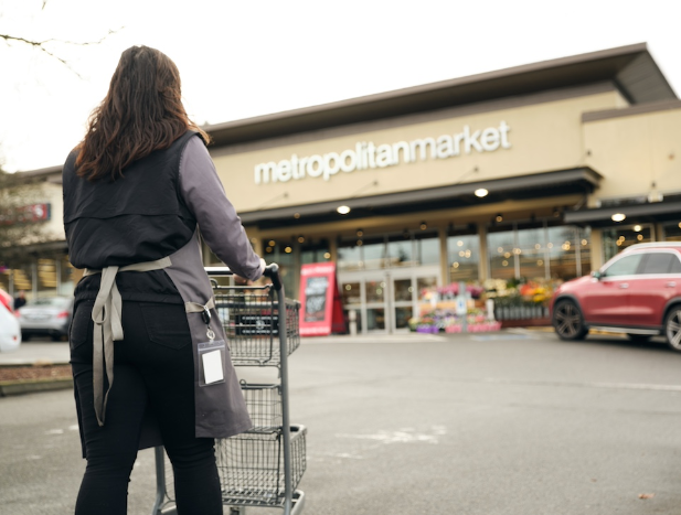 Amazon Expands Third-Party Grocery Delivery Network with Metropolitan Market Deal in Seattle