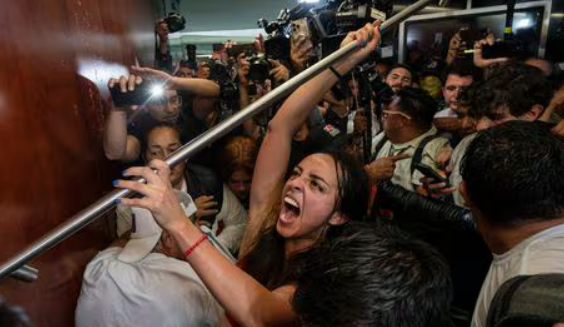 Mexican Lawmakers Evade Protesters, Push Through Controversial Judicial Overhaul