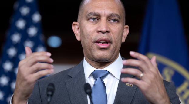 Hakeem Jeffries Re-Elected House Democratic Leader Despite Party Setbacks