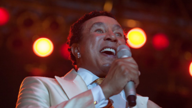 Smokey Robinson and Halle Bailey to Host NBC’s ‘A Motown Christmas’ Special