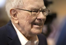 Berkshire Hathaway’s Record 4 Billion Cash Pile Sparks Investor Curiosity as Buffett Backs Successor