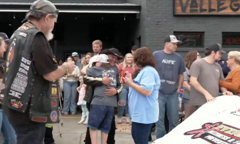 Hundreds of car collectors come together to support bullied Alabama boy