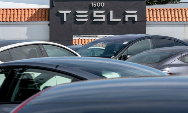 Tesla’s Retail Fans Buy the Stock at a Pace Never Seen Before