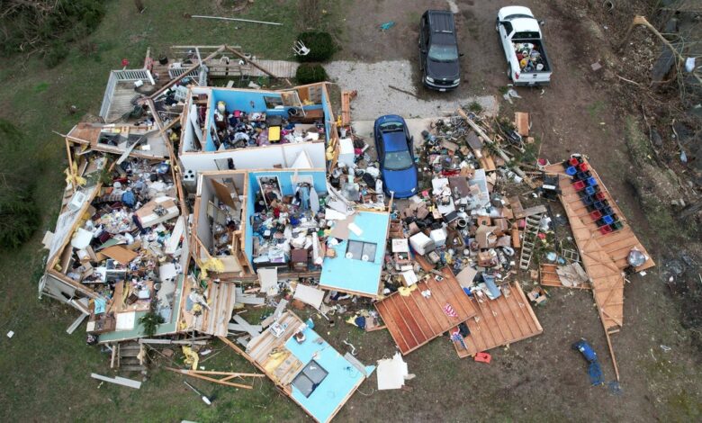 Violent tornadoes hit parts of U.S. as severe storms kill at least 42, unleashing winds and fanning wildfires