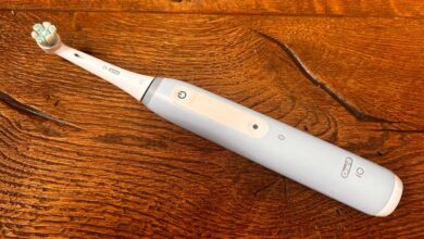 How To Fix the Battery on Your Oral-B iO Electric Toothbrush How To Fix the Battery on Your Oral-B iO Electric Toothbrush