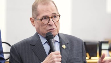 Rep. Jerry Nadler Blasts ‘Deeply Troubling’ DHS Handcuffing Of Staffer In New York Office Rep. Jerry Nadler Blasts ‘Deeply Troubling’ DHS Handcuffing Of Staffer In New York Office