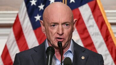 Mark Kelly Shares Exactly Why He’s ‘Not Backing Down’ Following Pentagon Censure Mark Kelly Shares Exactly Why He’s ‘Not Backing Down’ Following Pentagon Censure