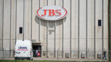 3,800 workers are set to strike Monday at one of nation’s largest meatpacking plants 3,800 workers are set to strike Monday at one of nation’s largest meatpacking plants