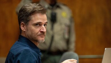 Jury deliberating in Hawaii trial of doctor accused of trying to kill wife during hike Jury deliberating in Hawaii trial of doctor accused of trying to kill wife during hike