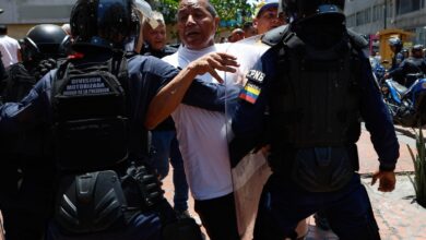 Venezuelan police block protesters demanding higher wages and pensions Venezuelan police block protesters demanding higher wages and pensions