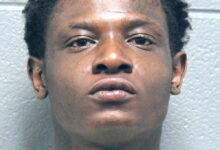 Chicago man charged with robbing delivery drivers while AWOL from gun case Chicago man charged with robbing delivery drivers while AWOL from gun case