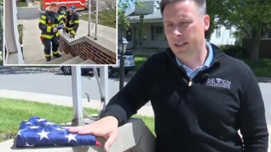 Indiana firefighter duo return lost American flag to stranger’s home Indiana firefighter duo return lost American flag to stranger’s home