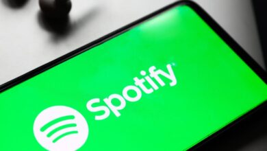 Spotify’s new badge identifies human artists, as AI music floods in Spotify’s new badge identifies human artists, as AI music floods in